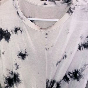 Cropped tie dye tee